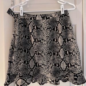 Nasty Gal wrap skirt size 6